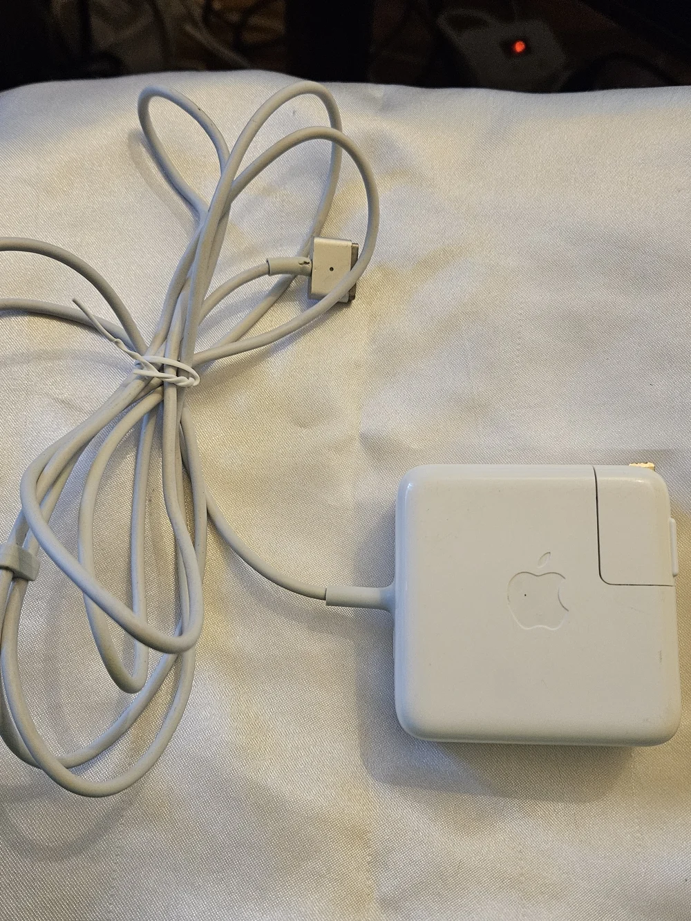 Apple MagSafe Power Adapter White